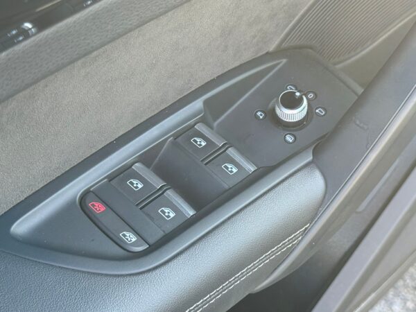 AUDI SQ5 TDI V6 QUATTRO / FULL OPTIONS / CUIR / 1ERE MAIN - Image 22