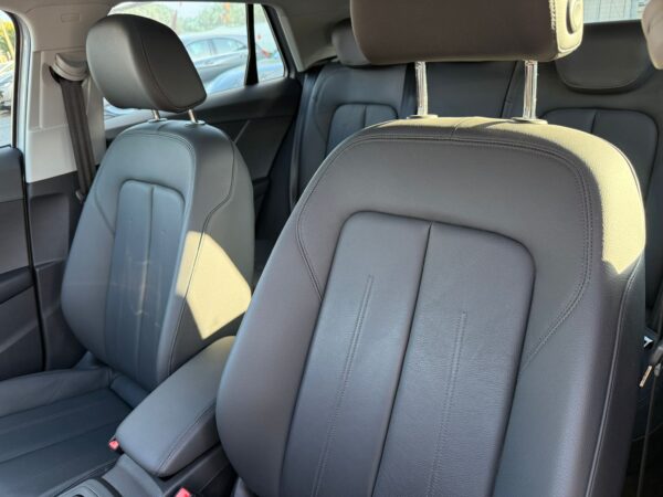 Audi Q2 1.0 TFSI S tronic / TOIT / AUTO / CUIR / LED - Image 10