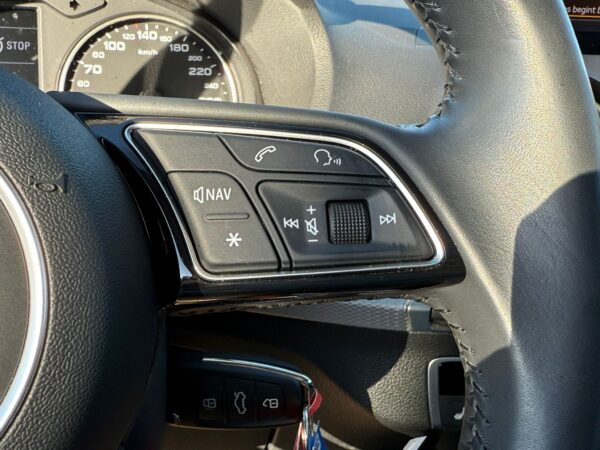 Audi Q2 1.0 TFSI S tronic / TOIT / AUTO / CUIR / LED - Image 15
