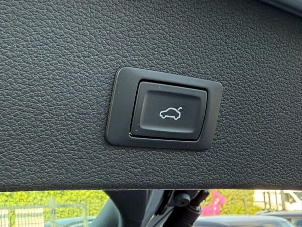 Audi Q2 1.0 TFSI S tronic / TOIT / AUTO / CUIR / LED - Image 24