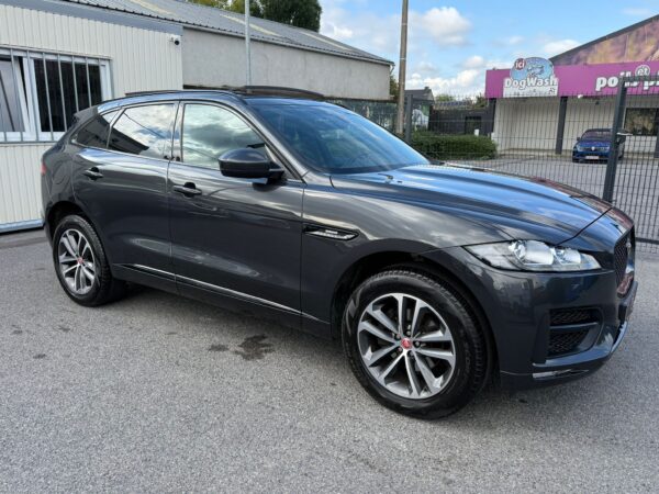 Jaguar F-Pace 2.0 D AWD R-Sport / PACK SPORT / PANO / CUIR / LED - Image 3