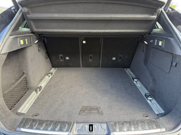 Jaguar F-Pace 2.0 D AWD R-Sport / PACK SPORT / PANO / CUIR / LED - Image 27