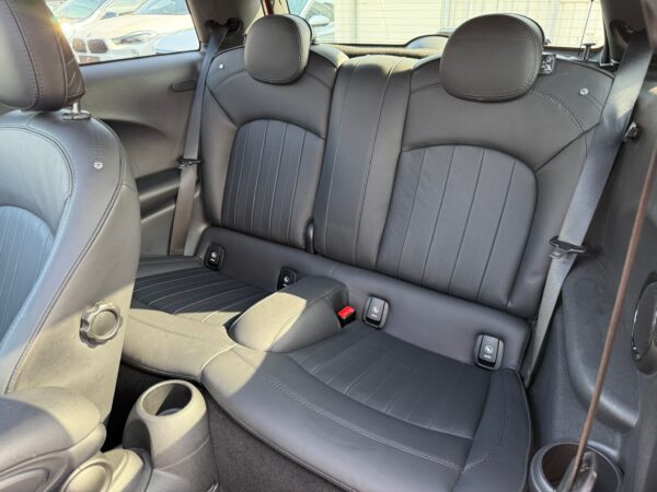 MINI John Cooper Works PERFECT CONDITIONS / CAMERA / CARPLAY / FULL BOOK - Image 26