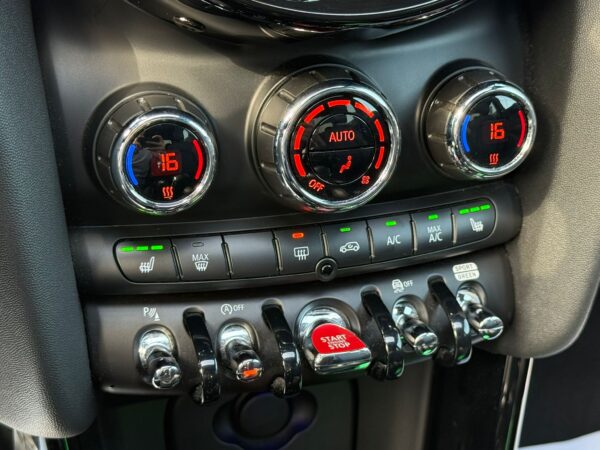 MINI John Cooper Works PERFECT CONDITIONS / CAMERA / CARPLAY / FULL BOOK - Image 20