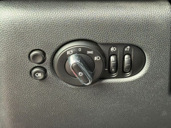 MINI John Cooper Works PERFECT CONDITIONS / CAMERA / CARPLAY / FULL BOOK - Image 24