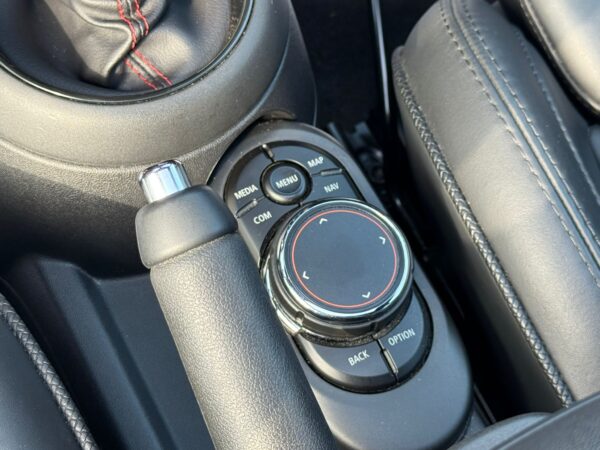 MINI John Cooper Works PERFECT CONDITIONS / CAMERA / CARPLAY / FULL BOOK - Image 22