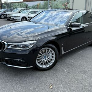 BMW 740 e iPerformance / FULL SERVICE / CUIR / TOIT OUVRANT