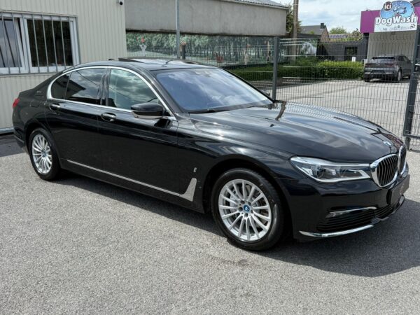 BMW 740 e iPerformance / FULL SERVICE / CUIR / TOIT OUVRANT - Image 3