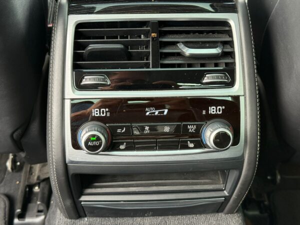 BMW 740 e iPerformance / FULL SERVICE / CUIR / TOIT OUVRANT - Image 29