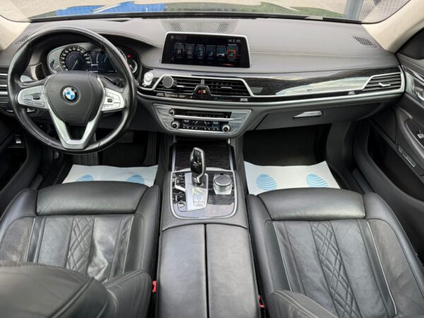 BMW 740 e iPerformance / FULL SERVICE / CUIR / TOIT OUVRANT - Image 10