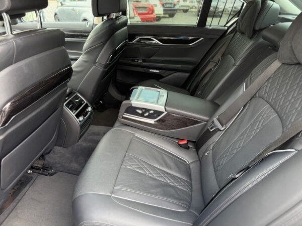 BMW 740 e iPerformance / FULL SERVICE / CUIR / TOIT OUVRANT - Image 26