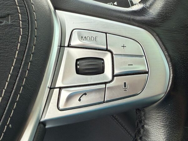 BMW 740 e iPerformance / FULL SERVICE / CUIR / TOIT OUVRANT - Image 14