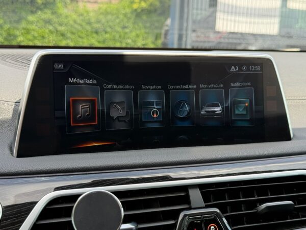 BMW 740 e iPerformance / FULL SERVICE / CUIR / TOIT OUVRANT - Image 15