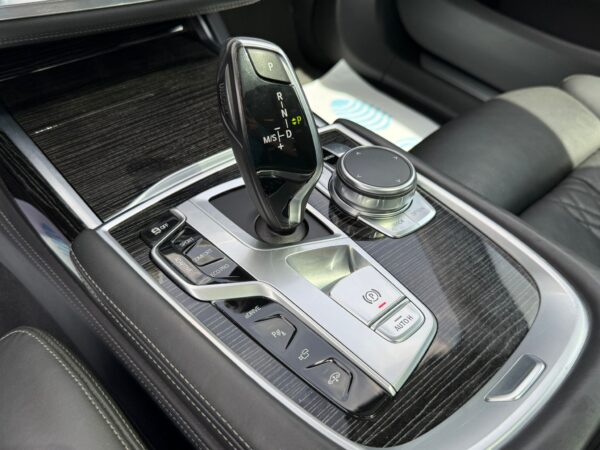 BMW 740 e iPerformance / FULL SERVICE / CUIR / TOIT OUVRANT - Image 20