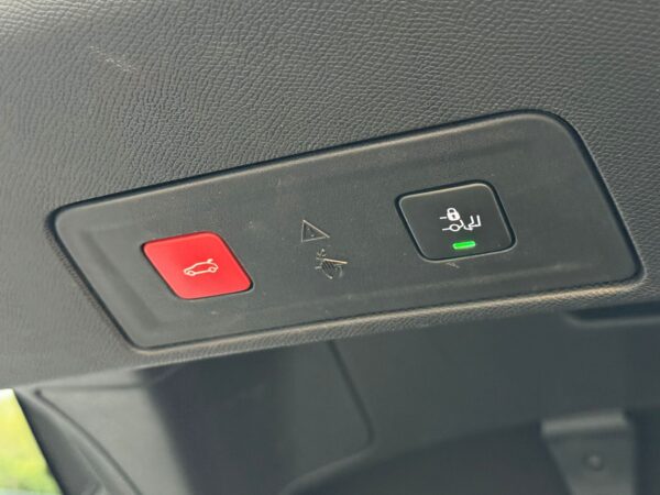 Peugeot 508 1.6l / CARPLAY / AUTO / CLIM / CAMERA 360 - Image 27
