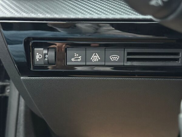 Peugeot 508 1.6l / CARPLAY / AUTO / CLIM / CAMERA 360 - Image 23