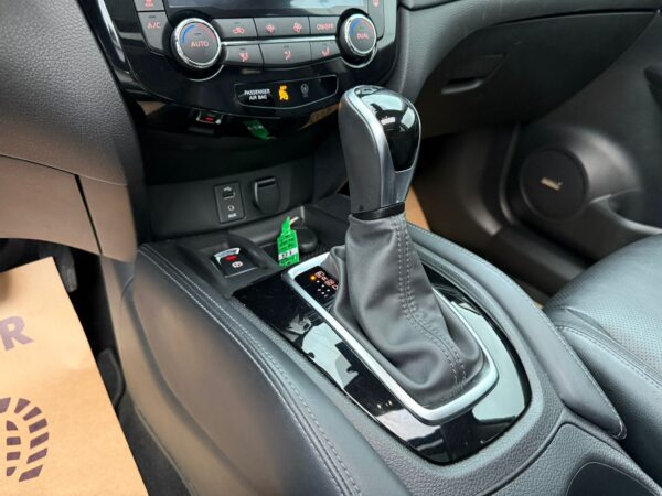 Nissan X-Trail 1.3 DIG-T / FULL OPTIONS / PANO / 360 / BOSE - Image 17