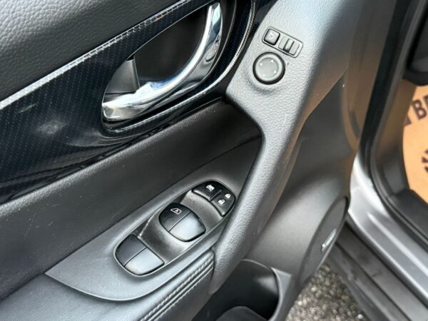 Nissan X-Trail 1.3 DIG-T / FULL OPTIONS / PANO / 360 / BOSE - Image 21