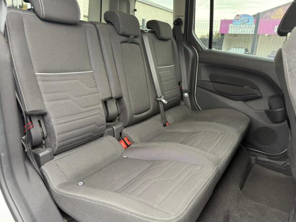 Ford Tourneo Connect 1.5 TDCi PANO / REGU / CLIM / CAMERA - Image 23