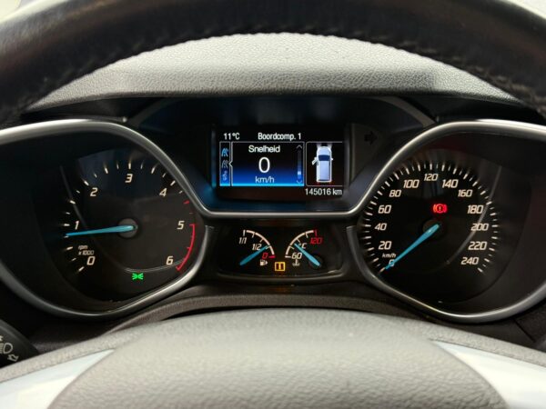 Ford Tourneo Connect 1.5 TDCi PANO / REGU / CLIM / CAMERA - Image 11