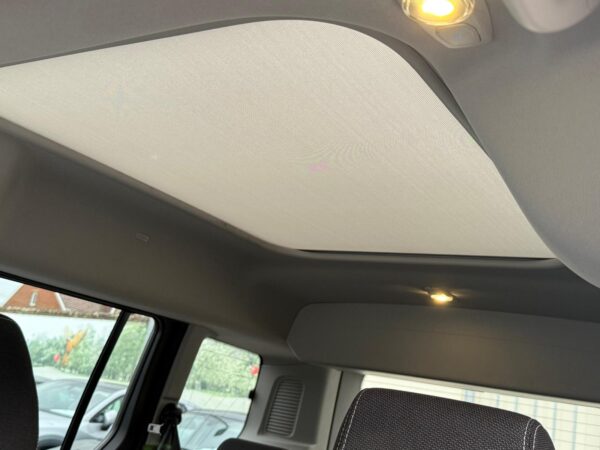 Ford Tourneo Connect 1.5 TDCi PANO / REGU / CLIM / CAMERA - Image 16