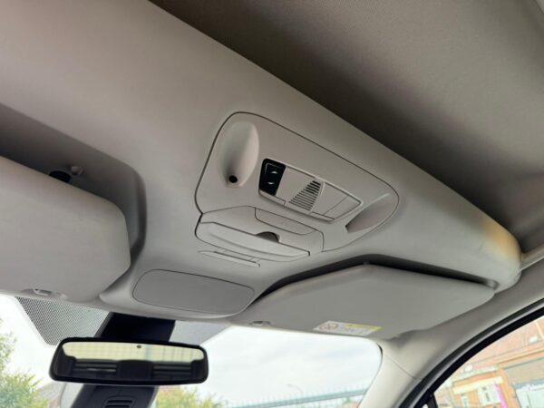 Audi Q2 1.0 TFSI S tronic / TOIT / AUTO / CUIR / LED - Image 21