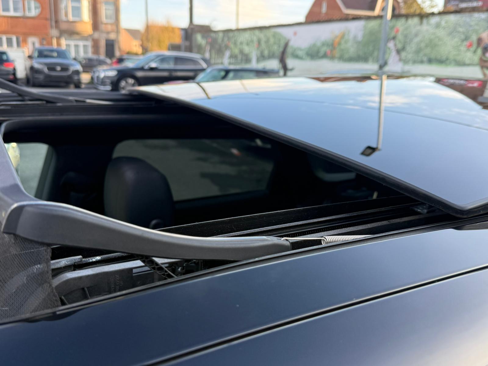 Land Rover Range Rover Evoque 2.0 TD4 4WD R-Dynamic / CUIR / CAMERA / CARPLAY - Image 9