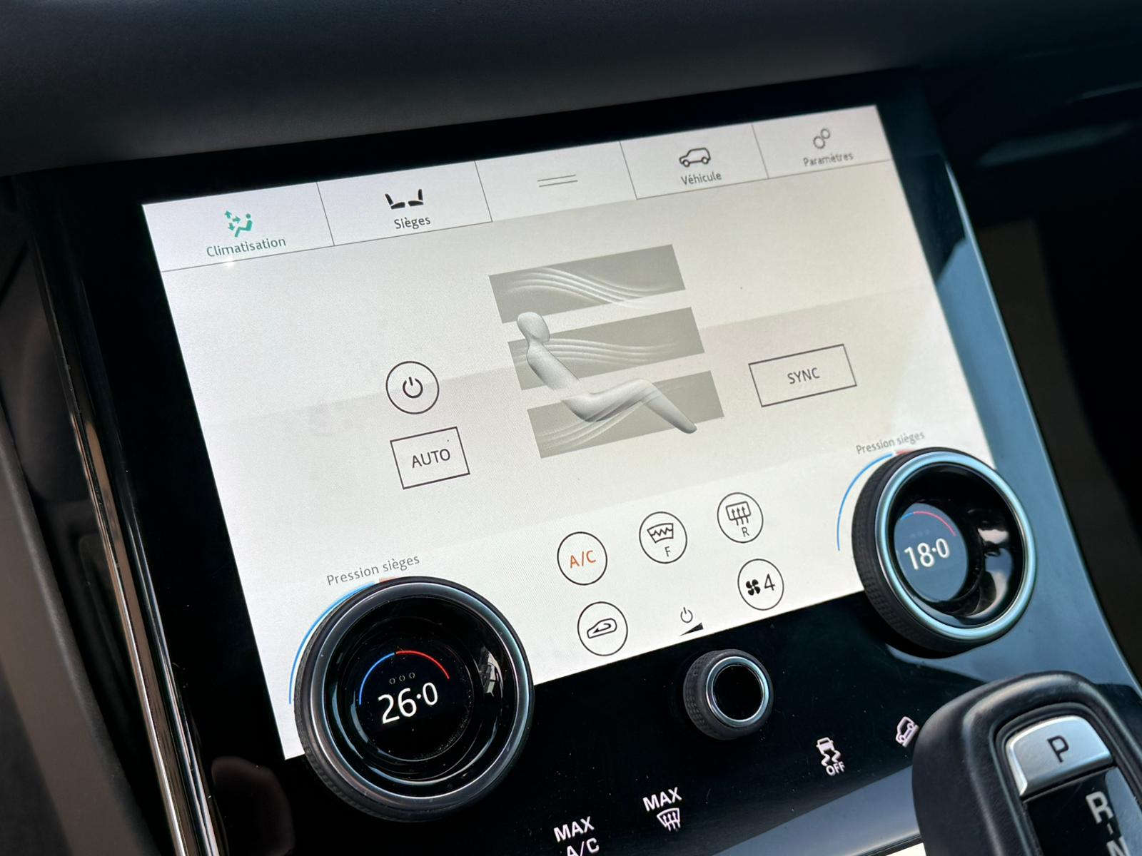 Land Rover Range Rover Evoque 2.0 TD4 4WD R-Dynamic / CUIR / CAMERA / CARPLAY - Image 26