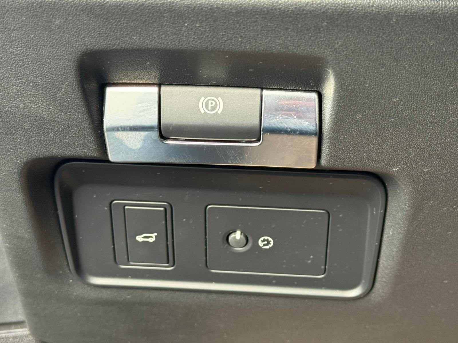 Land Rover Range Rover Evoque 2.0 TD4 4WD R-Dynamic / CUIR / CAMERA / CARPLAY - Image 31