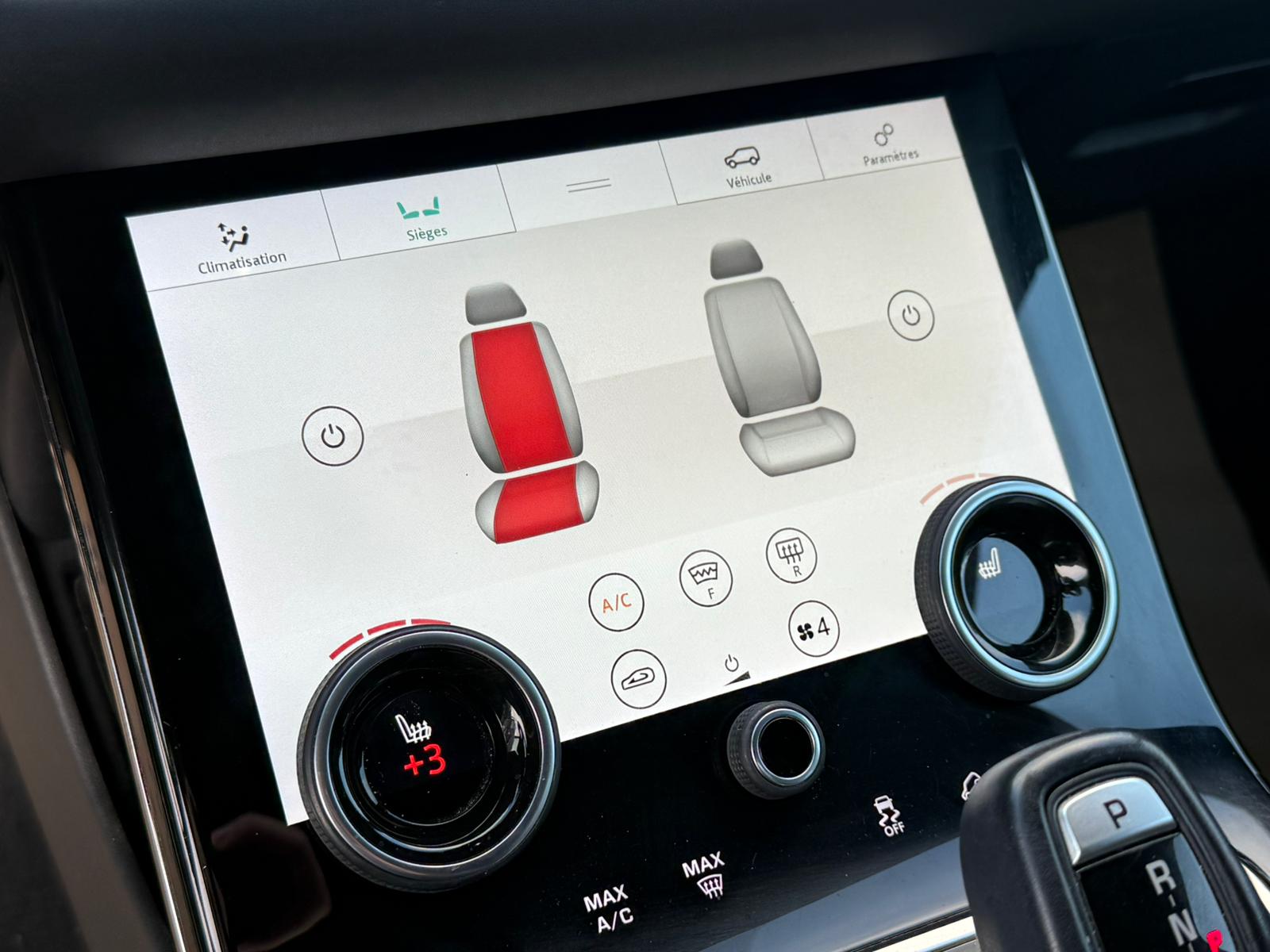 Land Rover Range Rover Evoque 2.0 TD4 4WD R-Dynamic / CUIR / CAMERA / CARPLAY - Image 28